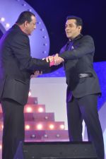 Salman Khan, Sanjay Dutt at Big Boss 5 Launch in Mehboob on 29th Sept 2011 (35).JPG